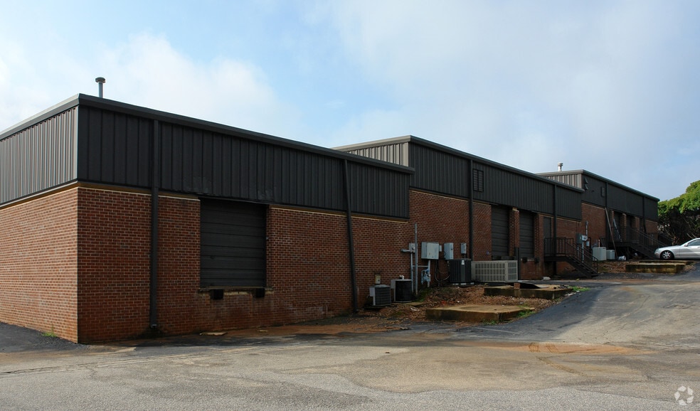 More Photos Of 526-534 Pylon Dr, Raleigh Light Distribution For Lease