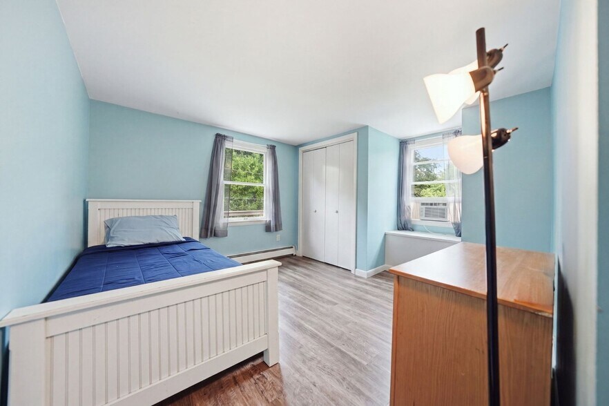 More Photos Of 148 Katama Rd, Edgartown Flex For Sale