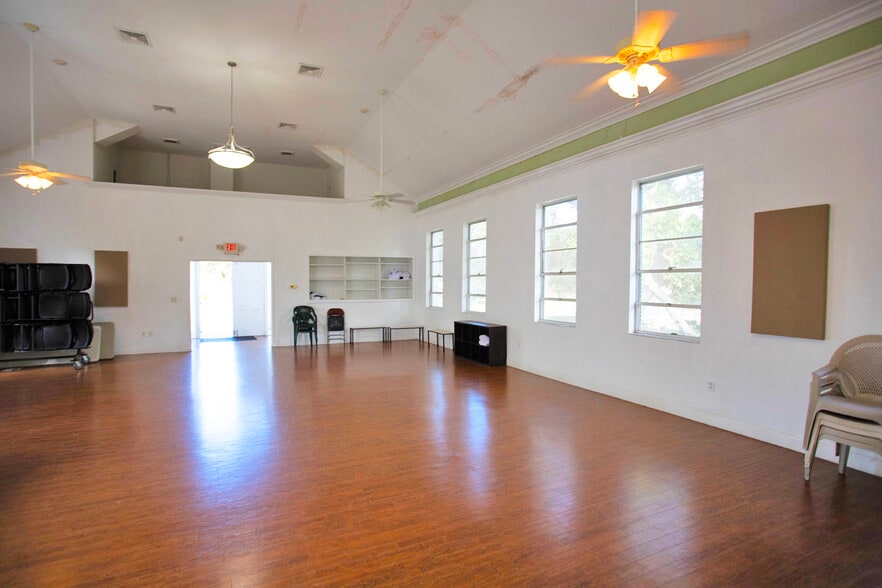 More Photos Of 1310 22nd Ave S, Saint Petersburg Religious Facility For Sale