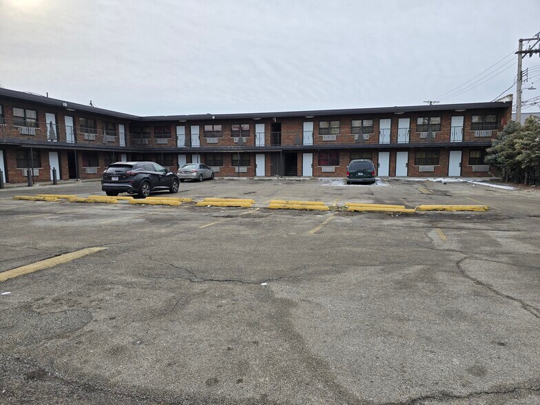 More Photos Of 9118 S Cottage Grove Ave, Chicago Hotel For Sale