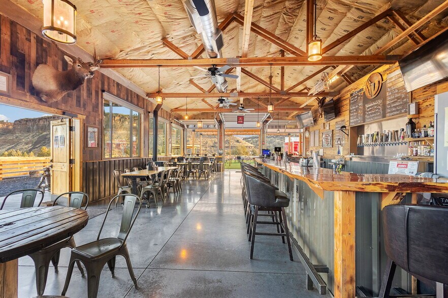 More Photos Of 13959 SW Commercial Loop Rd, Crooked River Ranch Restaurant For Sale