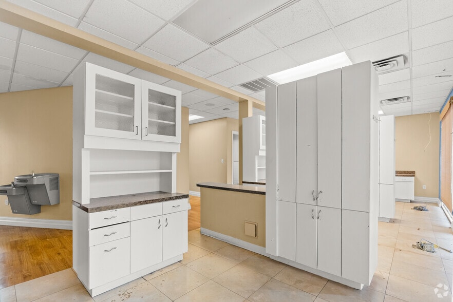 More Photos Of 2628 Matlock Rd, Arlington Medical For Sale