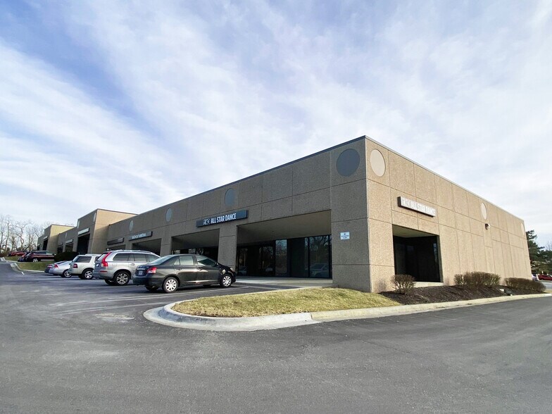 More Photos Of 14631-14651 W 95th St, Lenexa Light Distribution For Lease