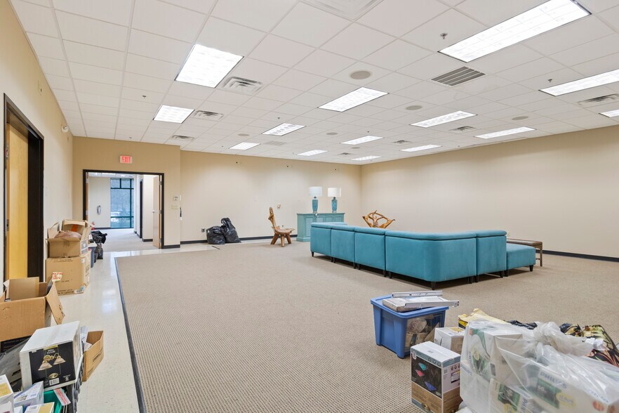 More Photos Of 1690 Roberts Blvd, Kennesaw Warehouse For Sale