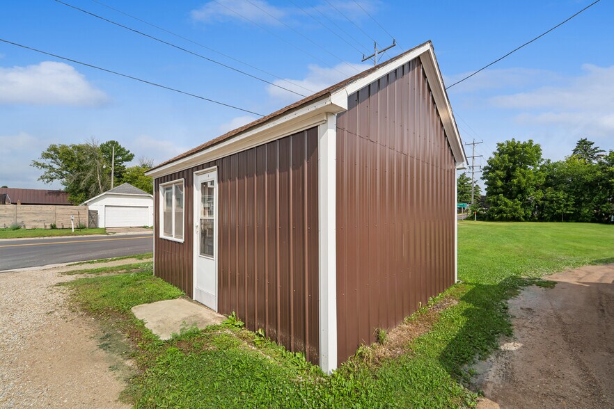 More Photos Of E9102 State Road 96 Hwy, Fremont Restaurant For Sale