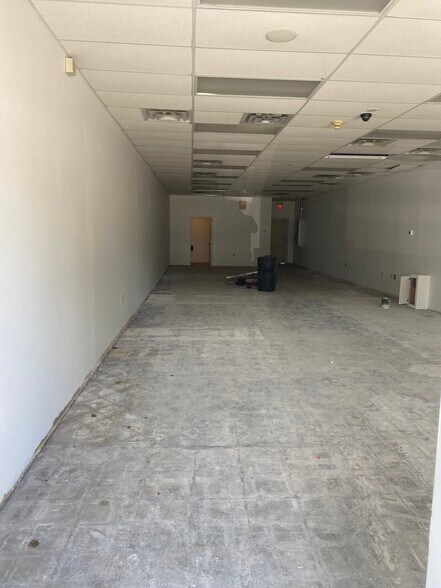More Photos Of 1916 Kingstown Rd, Wakefield Freestanding For Lease