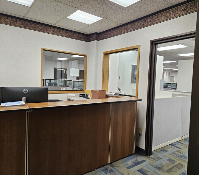 More Photos Of 1258 S Washington Ave, Saginaw Office For Sale