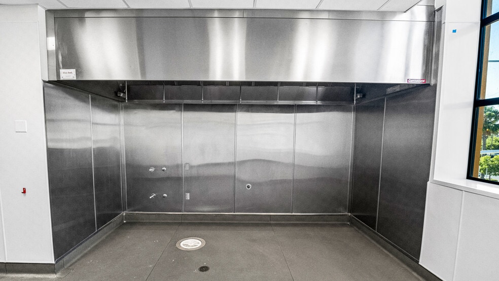 More Photos Of 456 Elm Ave, Long Beach Restaurant For Lease