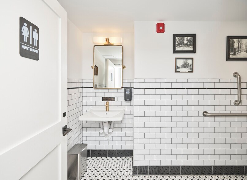 More Photos Of 47 Bridge St, Lambertville Restaurant For Sale