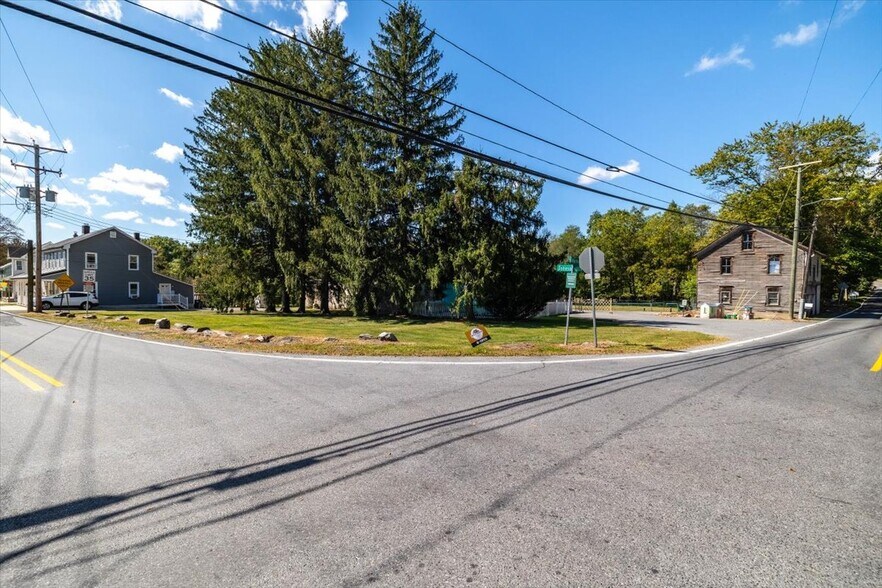 More Photos Of 2241 Ridge Rd, Bangor Flex For Sale