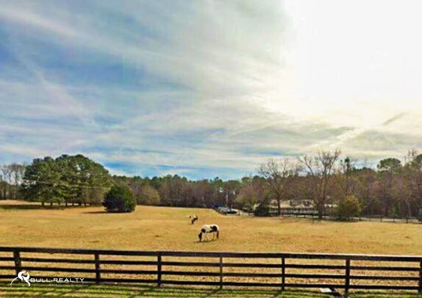 More Photos Of 286 Four Points Rd, Jackson Healthcare For Sale