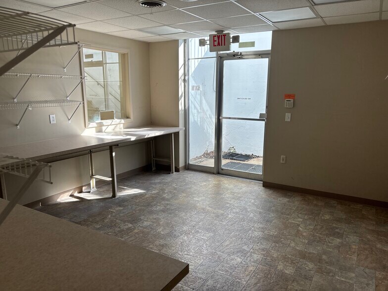 More Photos Of 1751-1757 Smizer Station Rd, Fenton Office Residential For Lease