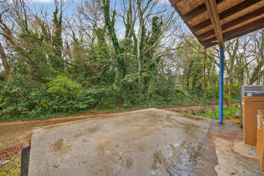 More Photos Of 4109 Robinson St, Covington Freestanding For Sale