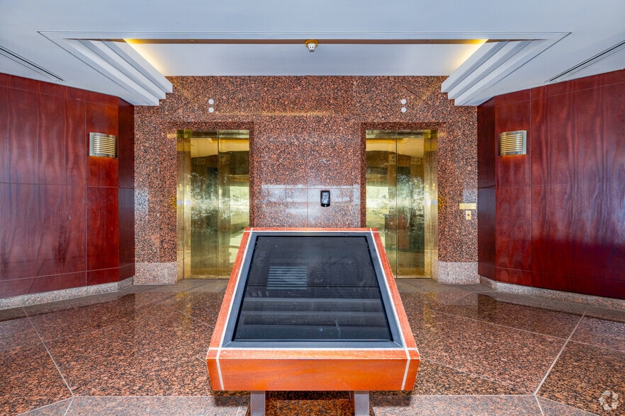 More Photos Of 30 Merchant St, Cincinnati Office For Lease