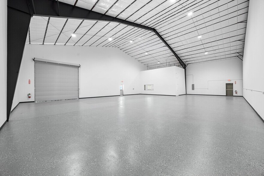 More Photos Of 8117 Magnolia St, Houston Warehouse For Lease