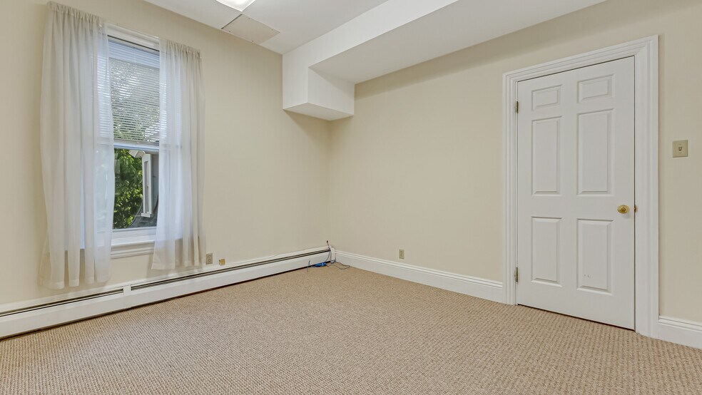 More Photos Of 207 W Broad St, Bethlehem Office For Sale