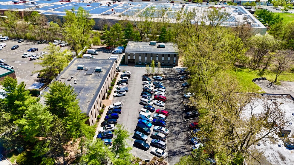More Photos Of 45 Kensico Dr, Mount Kisco Office For Lease