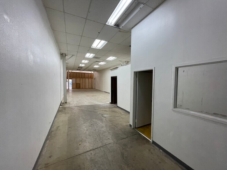 More Photos Of 1147-1157 S San Pedro St, Los Angeles Warehouse For Lease