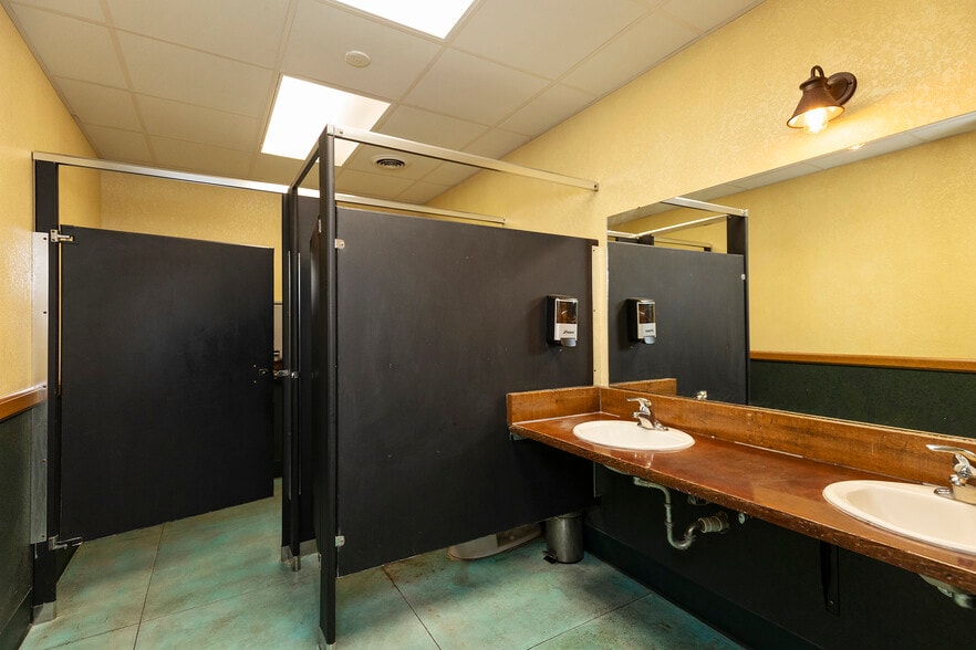 More Photos Of 200 W Milwaukee St, Jefferson Restaurant For Sale