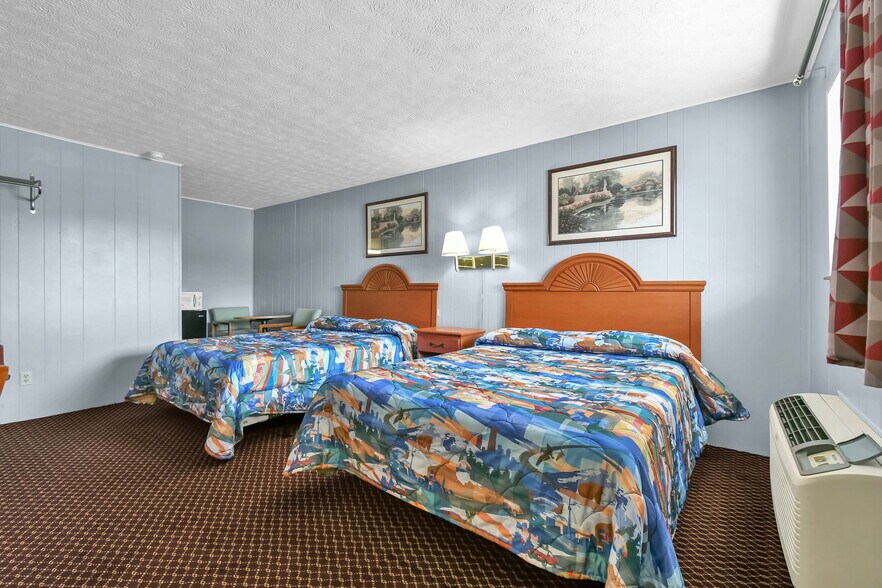 More Photos Of 1342 Hebron Rd, Heath Hotel For Sale