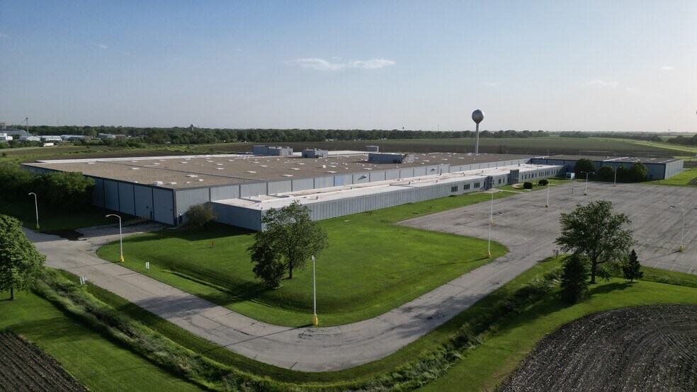 More Photos Of 801 N Union St, Dwight Manufacturing For Lease
