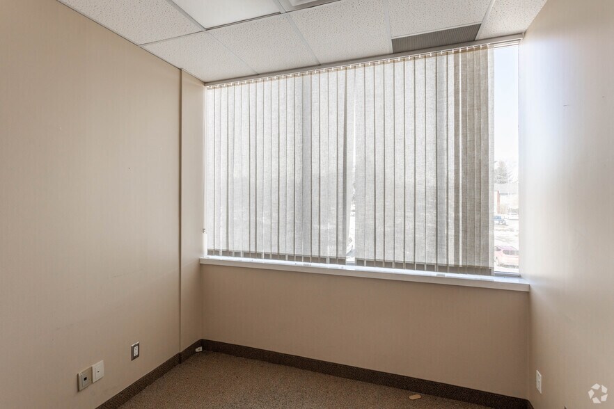 More Photos Of 1431-1527 Rebecca St, Oakville Unknown For Sale