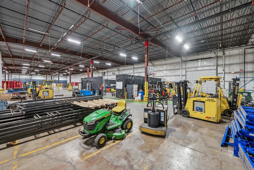 More Photos Of 7300 Santa Fe Dr, Hodgkins Distribution For Lease