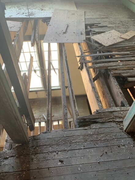 More Photos Of 202 E Main St, Henderson Loft Creative Space For Sale