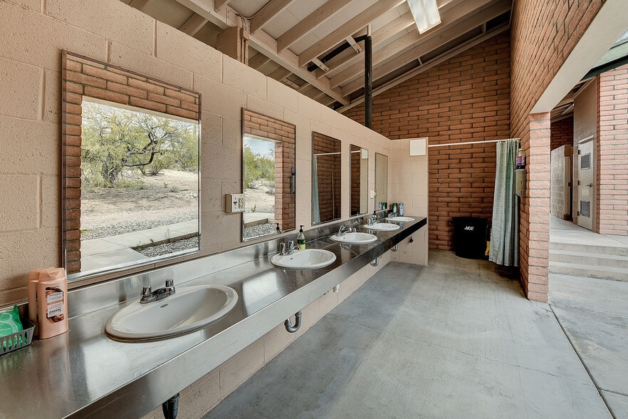 More Photos Of 2751 N Soldier Trl, Tucson Specialty For Sale