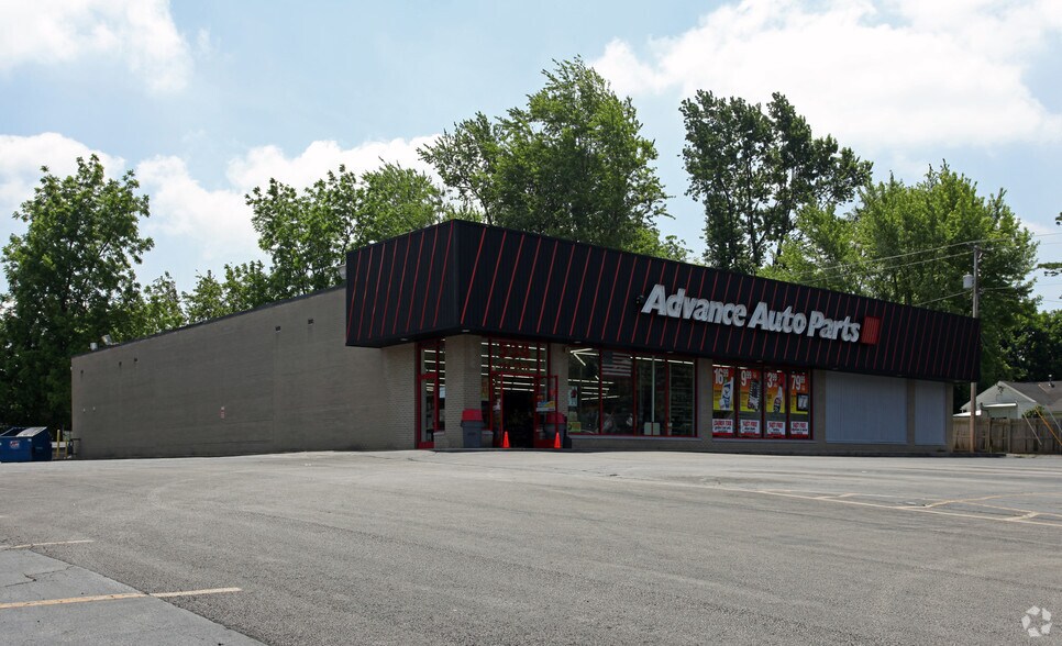 More Photos Of 534 N Countyline St, Fostoria Freestanding For Sale