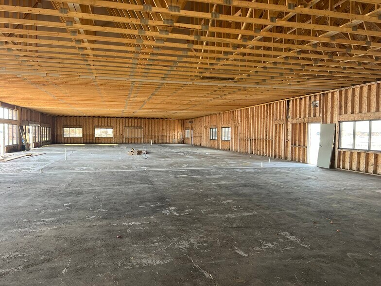 More Photos Of 3607 N Ridge Rd, Wichita Medical For Sale