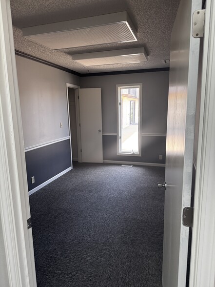 More Photos Of 506 N Maguire St, Warrensburg Office For Sale
