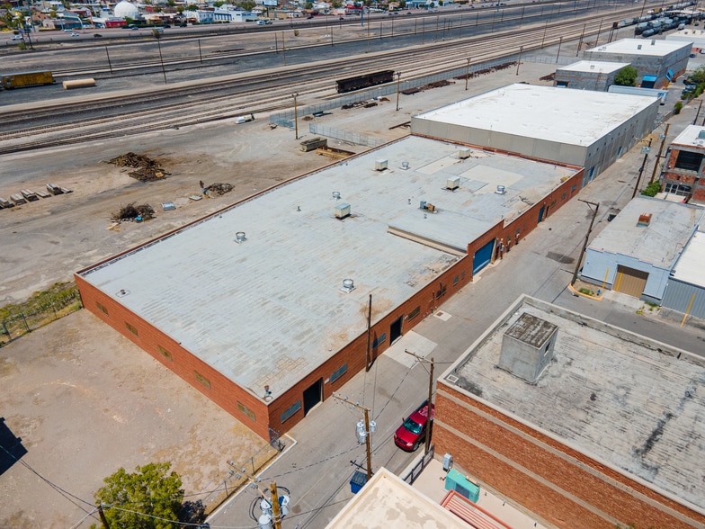 More Photos Of 220 N Saint Vrain St, El Paso Light Distribution For Sale