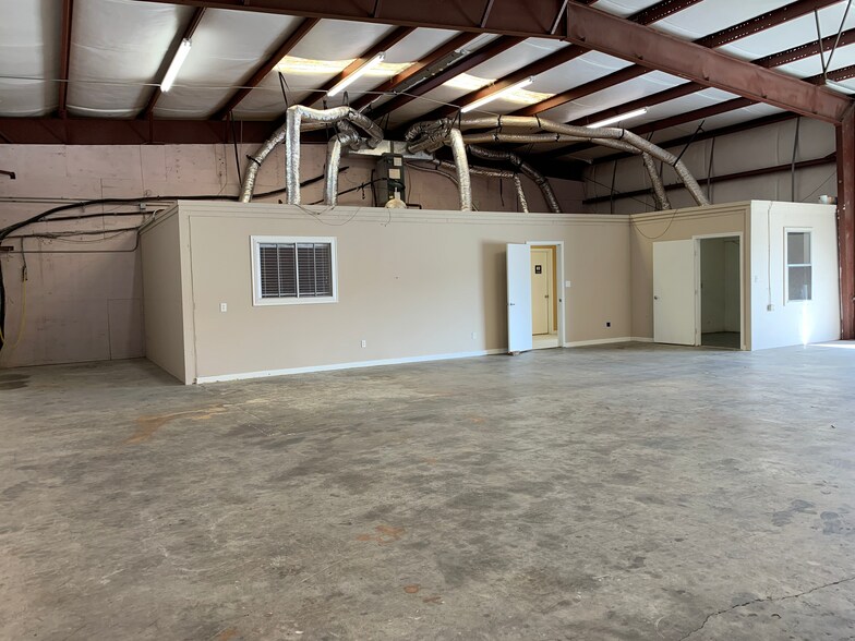 More Photos Of 6030-6040 Brittmoore Rd, Houston Warehouse For Lease