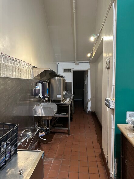 More Photos Of 231-243 E Colorado Blvd, Pasadena Storefront Retail Office For Lease