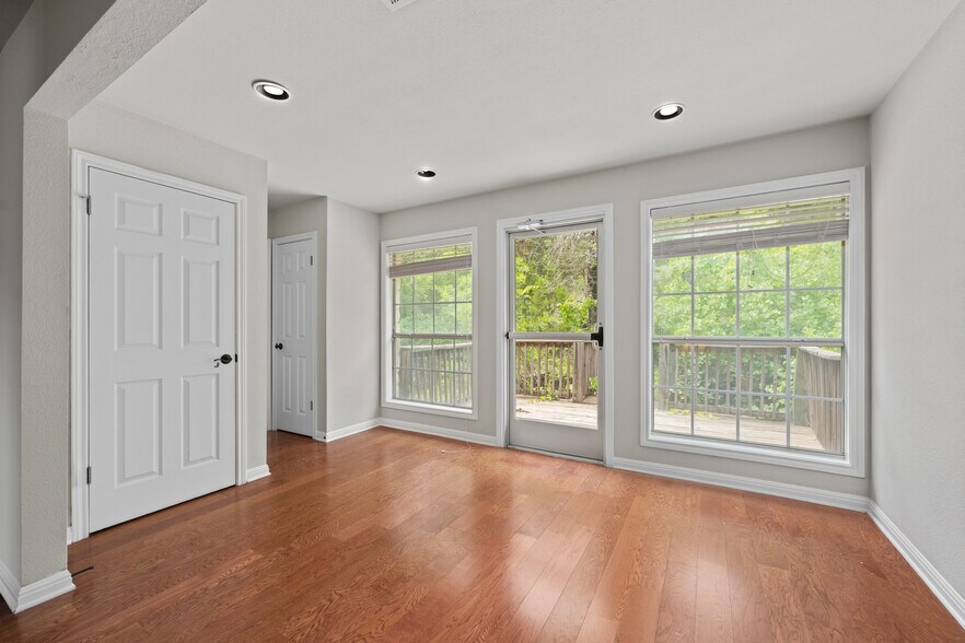 More Photos Of 19019 TX-71, Spicewood Office Residential For Sale