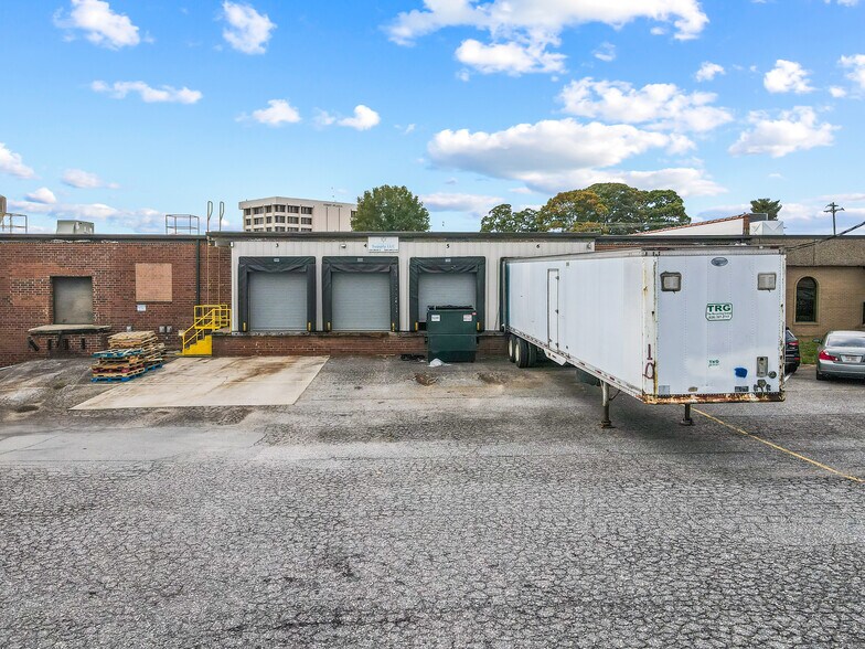 More Photos Of 207 20th St SE, Hickory Warehouse For Sale