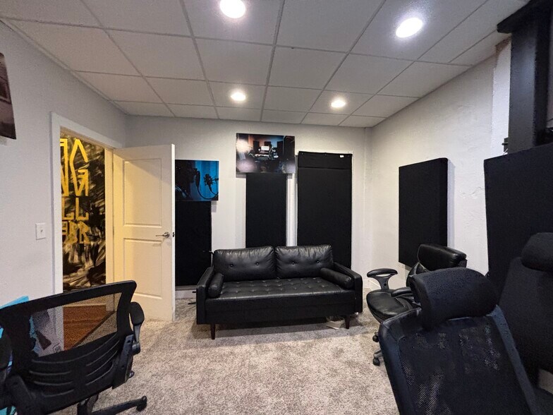 More Photos Of 231 W 4th St, Winston-Salem Office For Lease