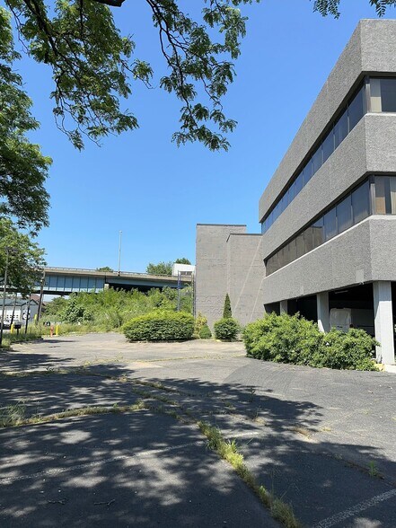 More Photos Of 24 Meadowlands Pky, Secaucus Office For Sale