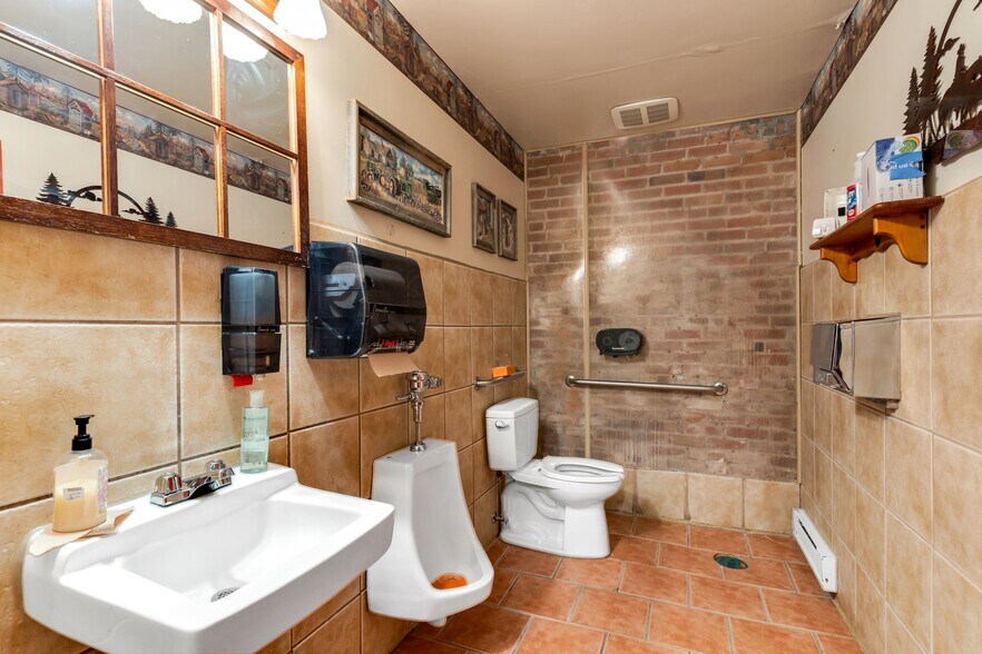 More Photos Of 708 Fremont St, Penrose Freestanding For Sale