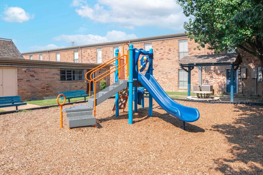 More Photos Of 10000 Hammerly Blvd, Houston Apartments For Sale