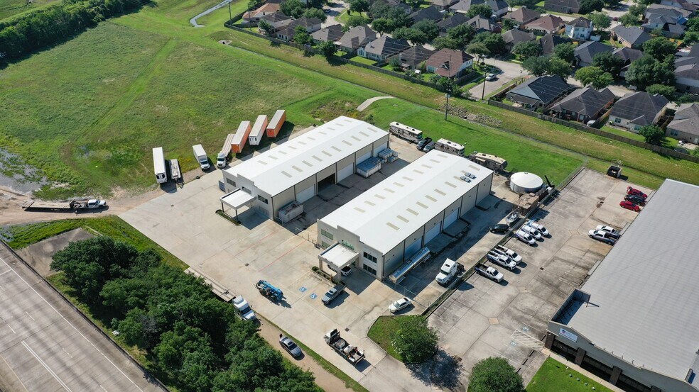 More Photos Of 6631 N Sam Houston Pky W, Houston Warehouse For Lease
