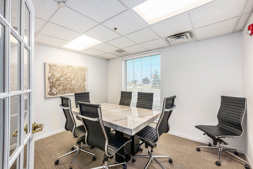 More Photos Of 47800 Gratiot Ave, Chesterfield Medical For Lease