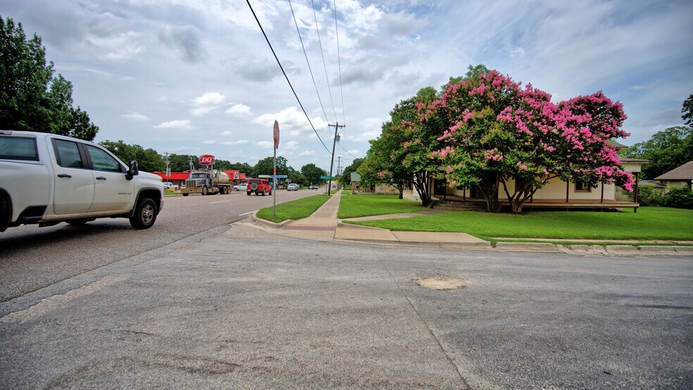 More Photos Of 400 S. Broad Street St, Saint Jo Land For Sale