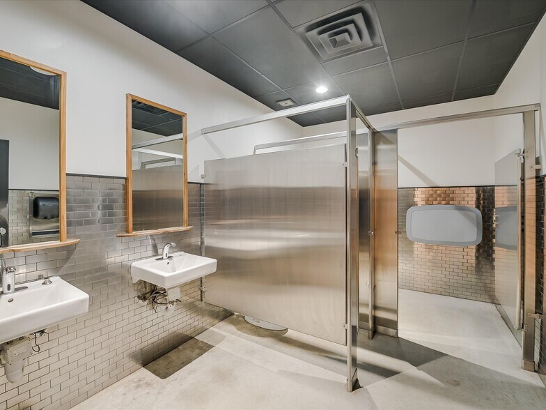 More Photos Of 19510 Hamilton Pool Rd, Dripping Springs Freestanding For Sale