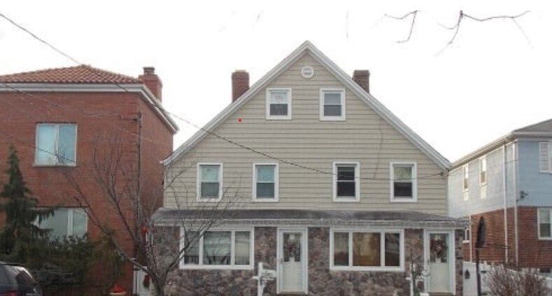 Primary Photo Of 14706 11th Ave, Whitestone Specialty For Sale