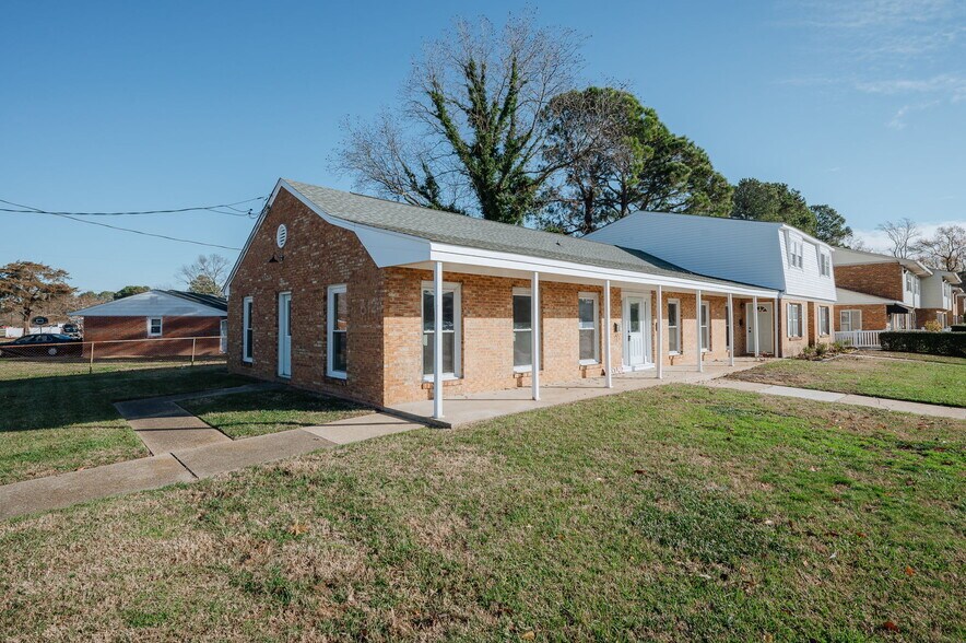 Primary Photo Of 6124 Lexington Ct, Virginia Beach Apartments For Lease