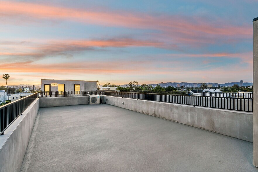 More Photos Of 2204 Carmona Ave, Los Angeles Apartments For Sale