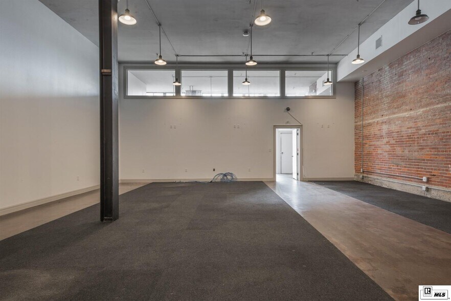 More Photos Of 217 Desiard St, Monroe Storefront For Lease