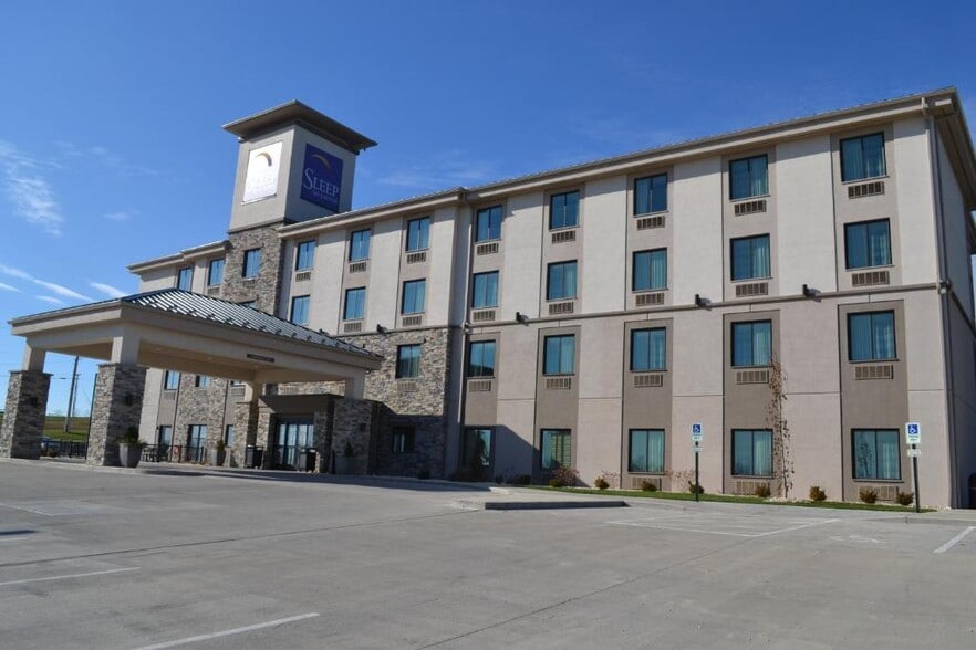 More Photos Of 41371 Reco Rd, Belmont Hotel For Sale